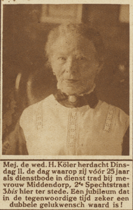 870840 Portret van de weduwe H. Köl[l]er, die 25 jaar in dienst is als dienstbode bij mevrouw Middendorp (2e ...